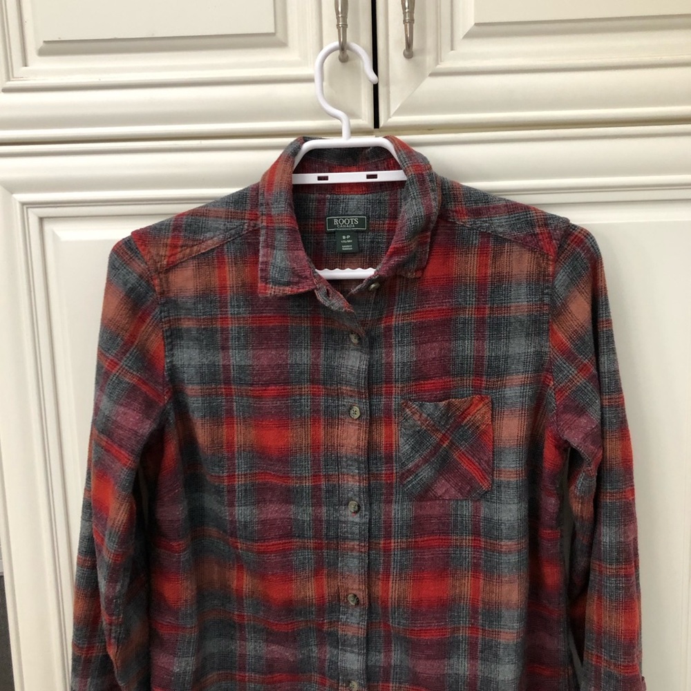 Roots women’s flannel plaid button shirt - Picture 2 of 10